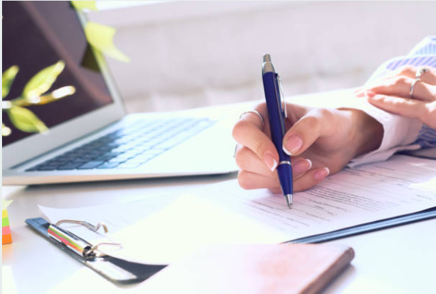 établissement de contrats